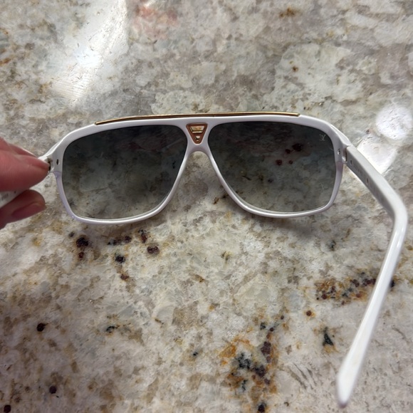 Vintage Louis Vuitton sunglasses - Picture 5 of 7